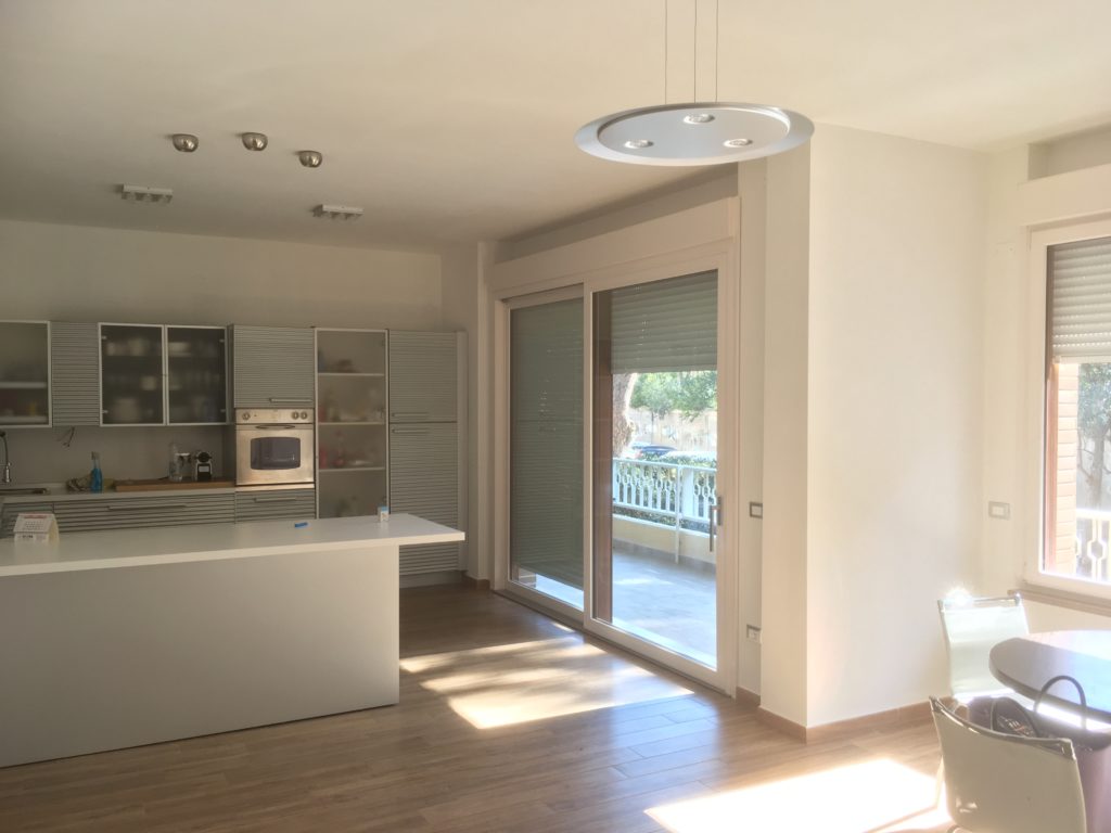 Miniblocco in condominio: cambiare finestre e tapparelle rispettando la facciata Miniblocco in condominio: cambiare finestre e tapparelle rispettando la facciata Guide e consigli