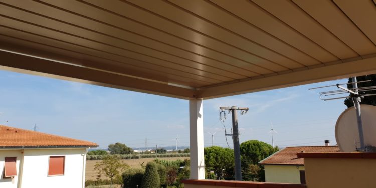 Pergola bioclimatica a Calcinaia 