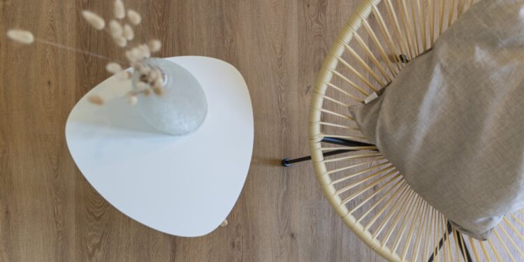 Pavimenti in SPC effetto legno Deco Clap! in un soggiorno